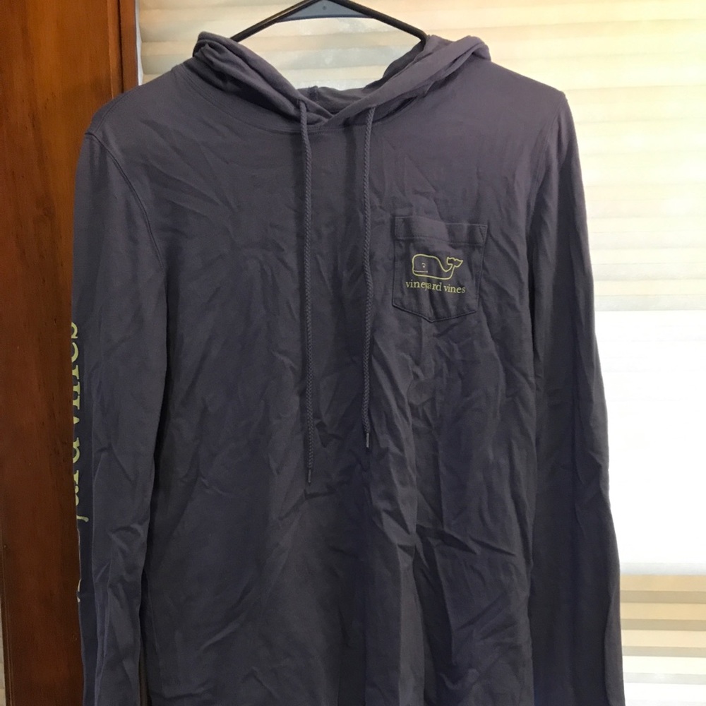 Hooded shirt